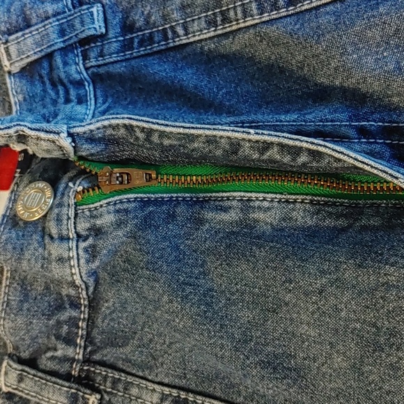 🌻Tommy Hilfiger Vintage Buckle Back Jean Shorts - Picture 7 of 10